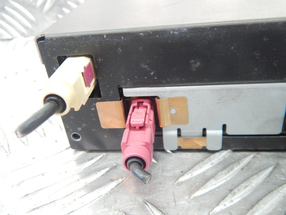 VOLVO S80 MK2 06-11 DVD PLAYER