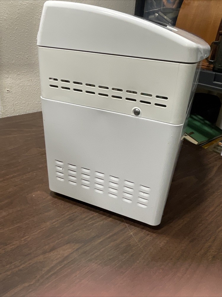 Panasonic Bread Maker 1.5 lbs SD-BT55P Tested Working