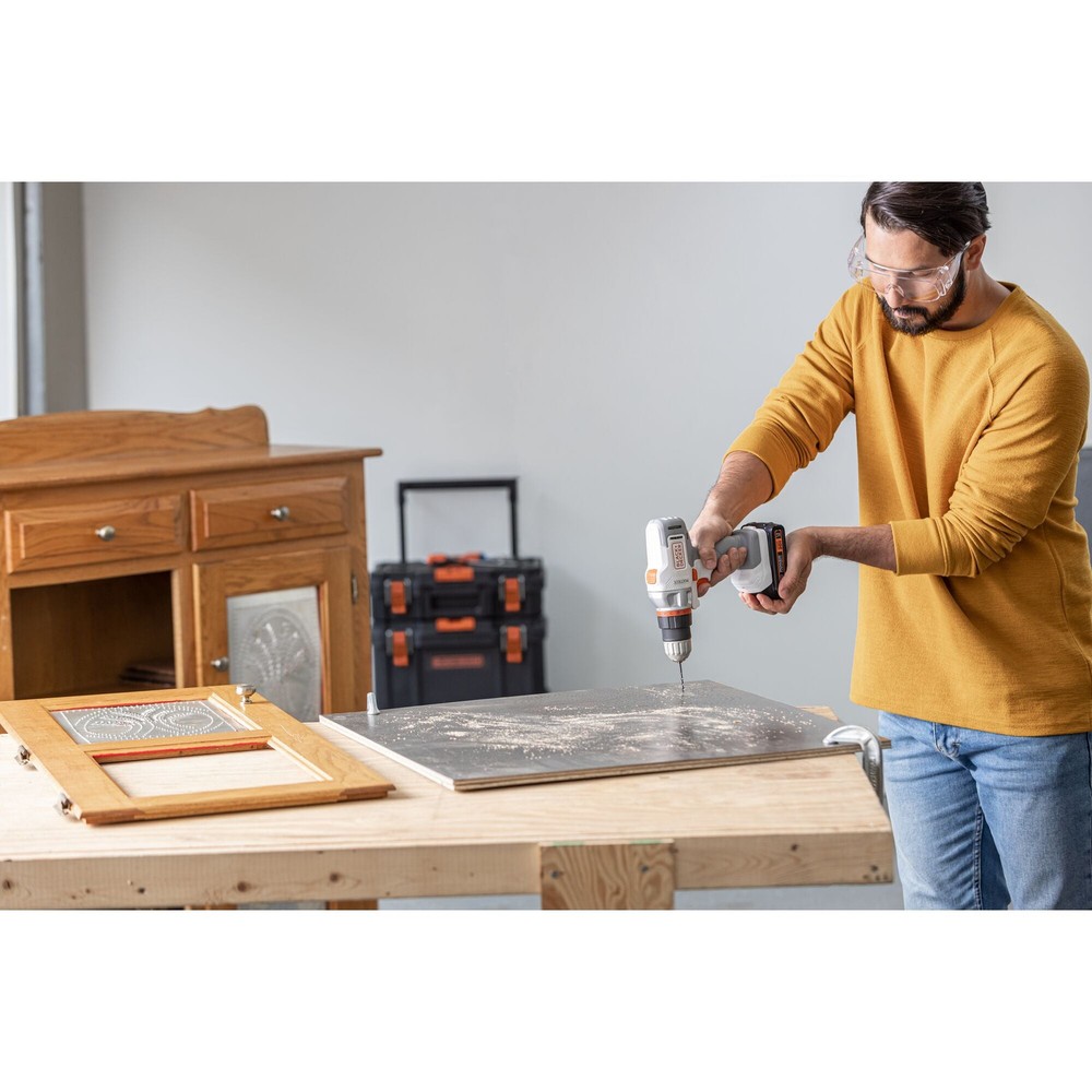BLACK+DECKER 20V MAX Matrix Cordless Drill/Driver Kit, White - BDCDMT120WC1FF