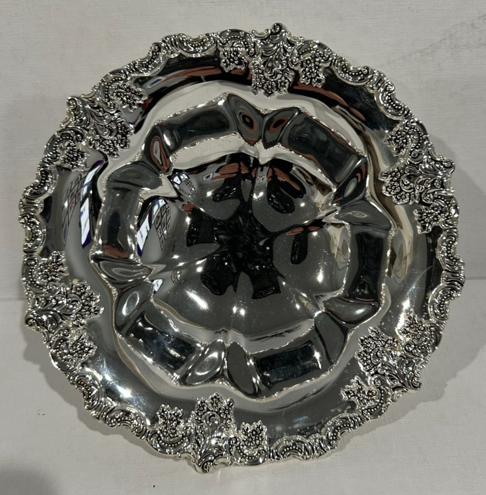 Wallace Grande Baroque Silverplate Candy Nut Dish 7 7/8” w/ Box Vintage
