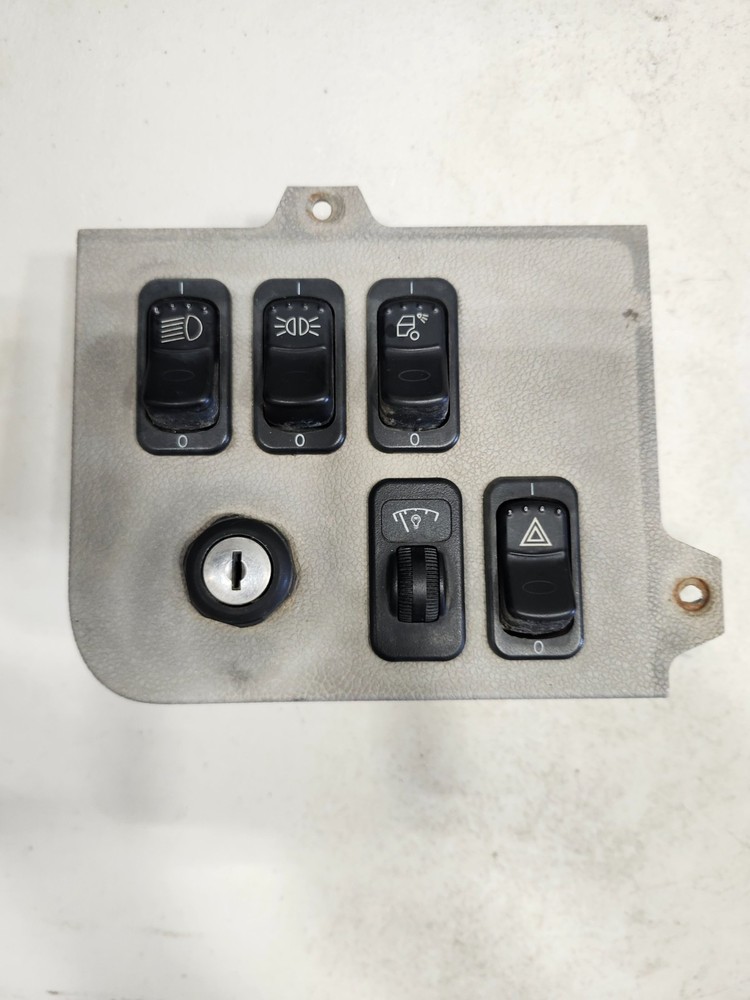 2012 Peterbilt Switch Panel S64-6045-485L00 OEM