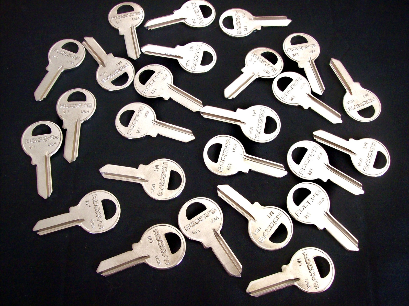 25 HILLMAN ROCKEY'S MASTER M1 KEY BLANKS 86119 MADE IN THE USA PAD LOCK KEYS