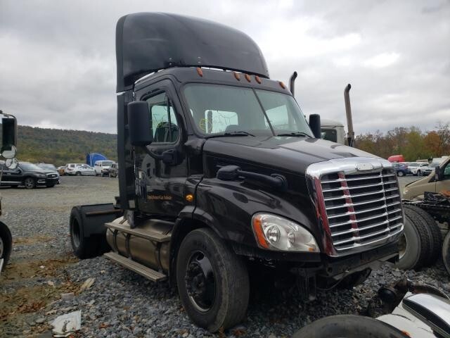 FREIGHTLINER CASCADIA 2008 -2020 DOOR Right ASSEMBLY FRONT Includes Mirror OEM
