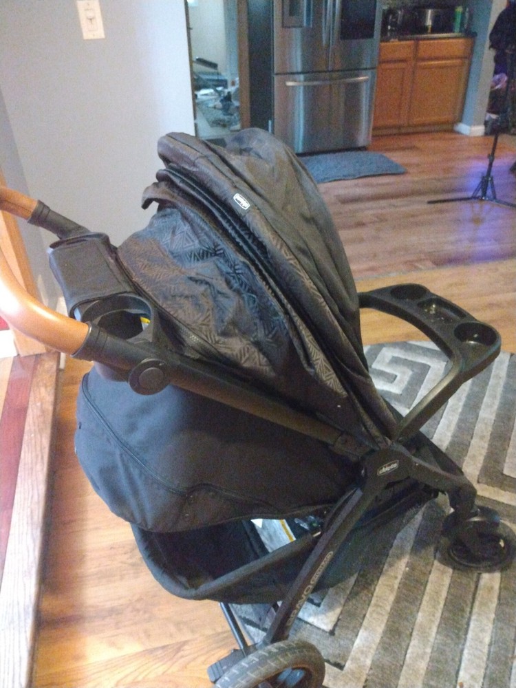 Chico bravo stroller traveling system