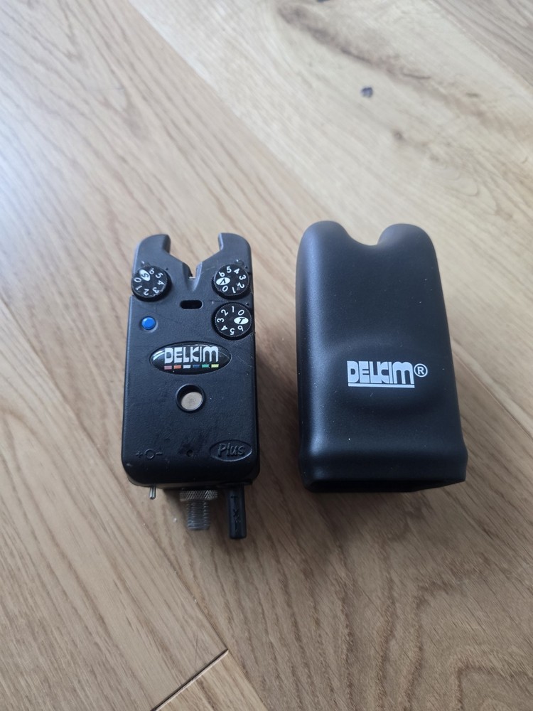 Delkim Txi Plus Blue bite alarm with hard case carp tackle setup