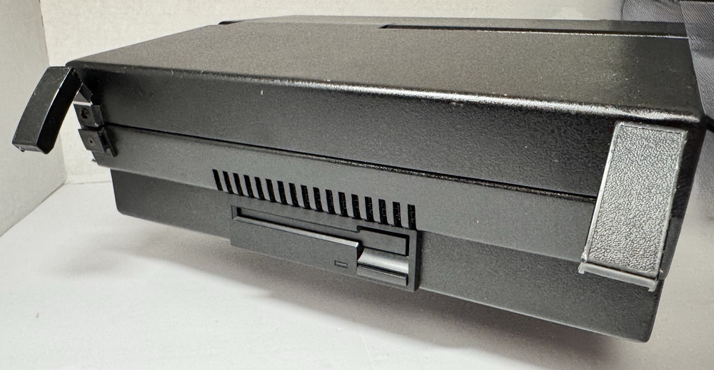 Hard Engineering BYTEBUG-645 Data Line Analyzer Monitor -w/Cable & Carrying Case