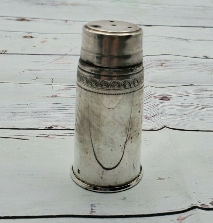 900 Silver salt shaker with glass liner