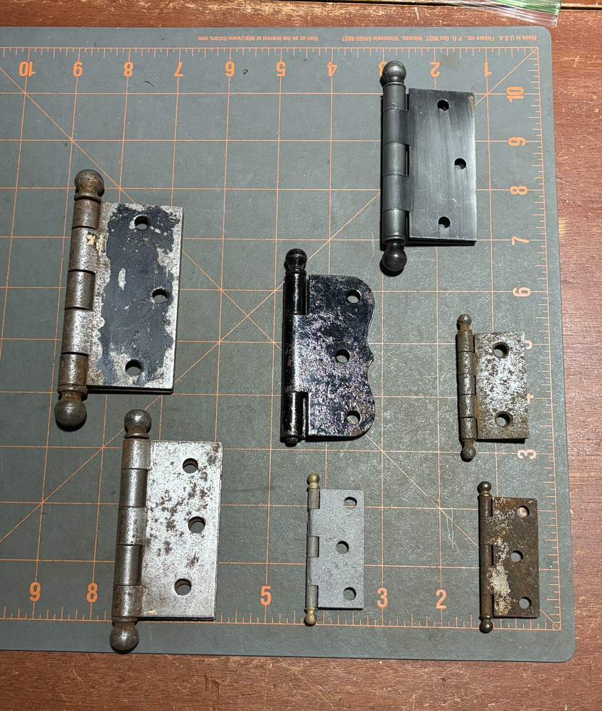 7 Vintage Cannonball Tip Hinges. Various sizes.