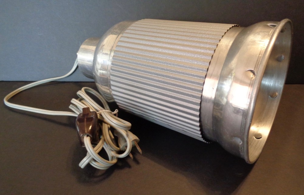 VINTAGE ALUMINUM PHOTOGRAPHY STUDIO STAGE LIGHT