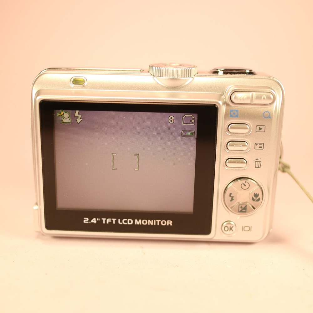 Hitachi Digital Camera HDC-551e 5.0MP Silver Tested