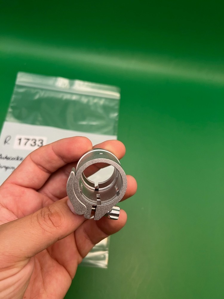 Autococker Clamping Feedneck