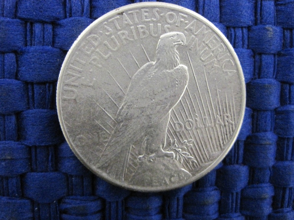 1925 United States Silver Peace Dollar - No Mint Mark