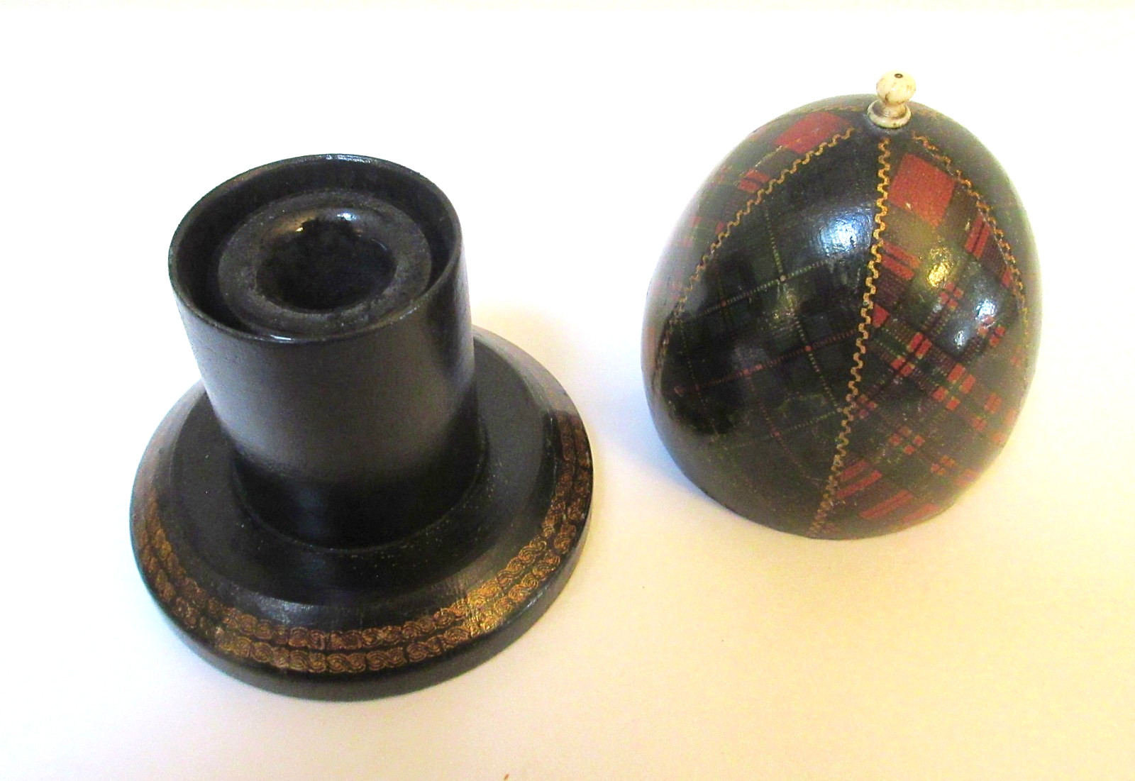 Antique Tartanware Desk Inkwell Egg Shape Dual Clans McKenzie & McFarlane