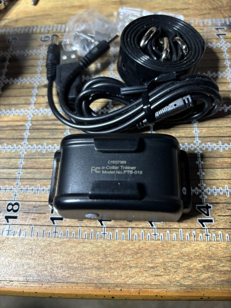 STIMULATION AND VIBRATION RECHARGEABLE DOG COLLAR - 3 Training Modes