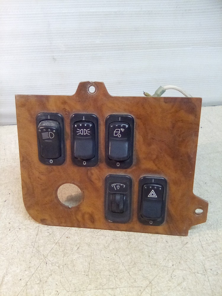 2006 Peterbilt 379 Switch Panel S64-6015-250