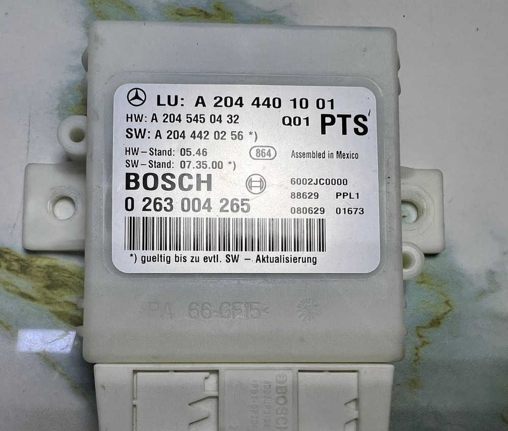 Mercedes Parking Sensor Control Module A2044401001 C-Class W204