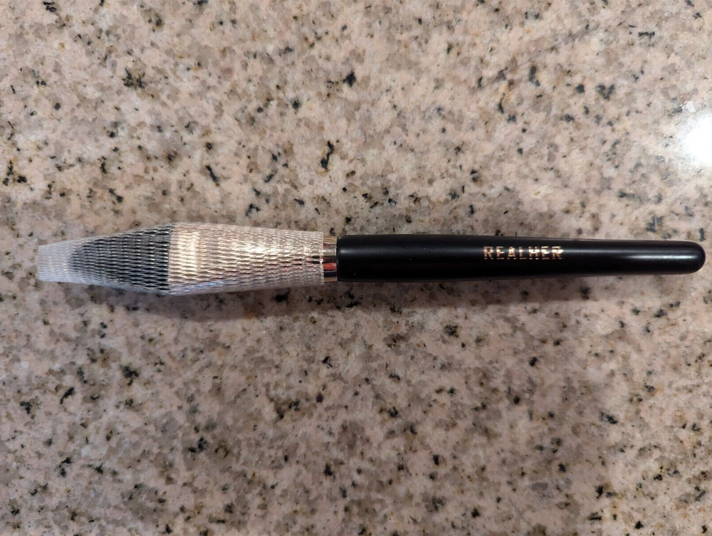 REALHER Nothing Is Impossible Vegan Foundation Brush