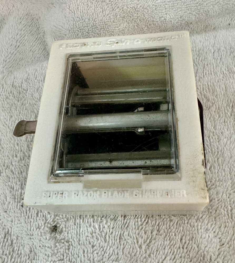 Spin-O-Matic Super Razor Blade Sharpener By FEDTRO