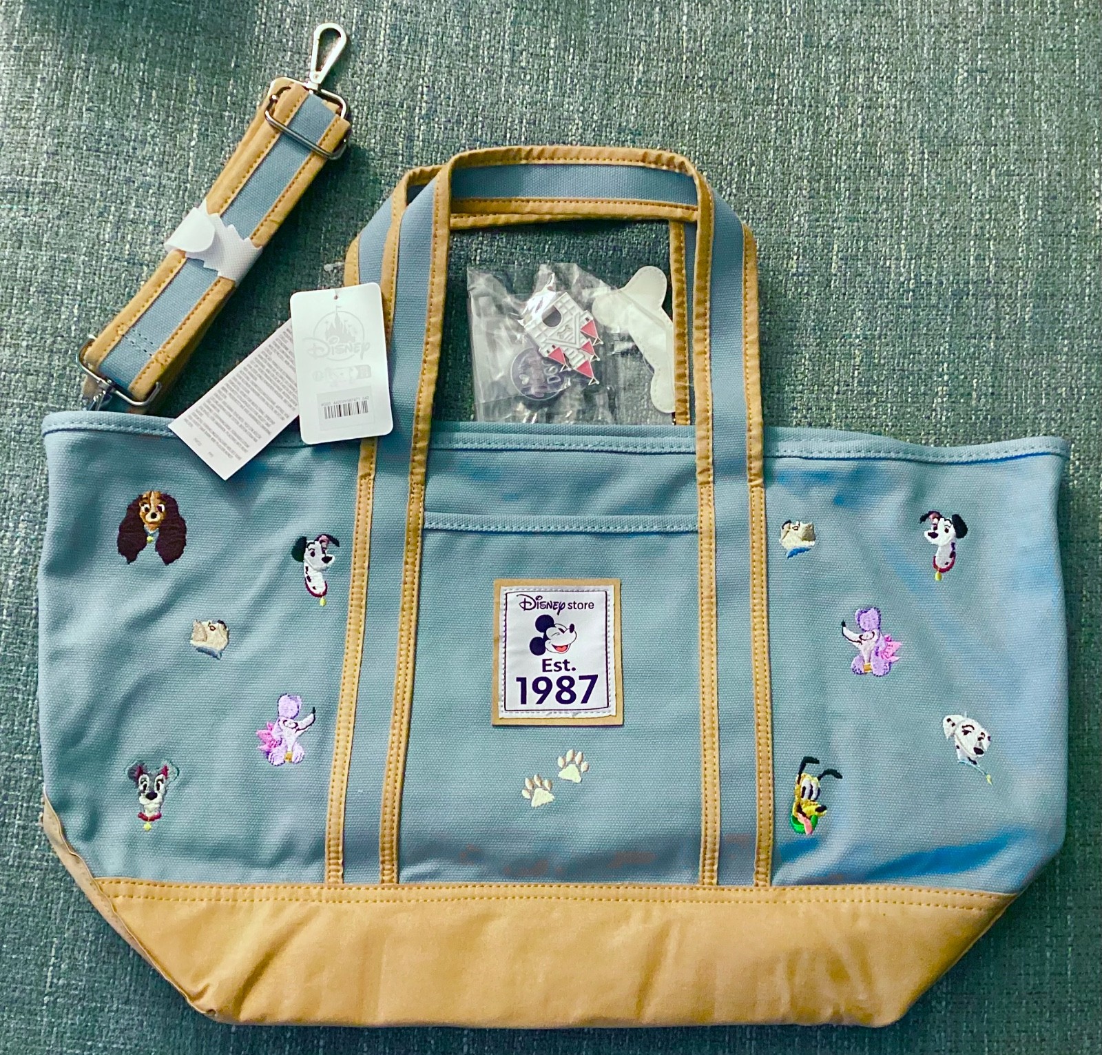 2026 DISNEY THE DISNEY STORE EST 1987 DOGS LARGE CANVAS TOTE BAG & LAPEL PIN SET