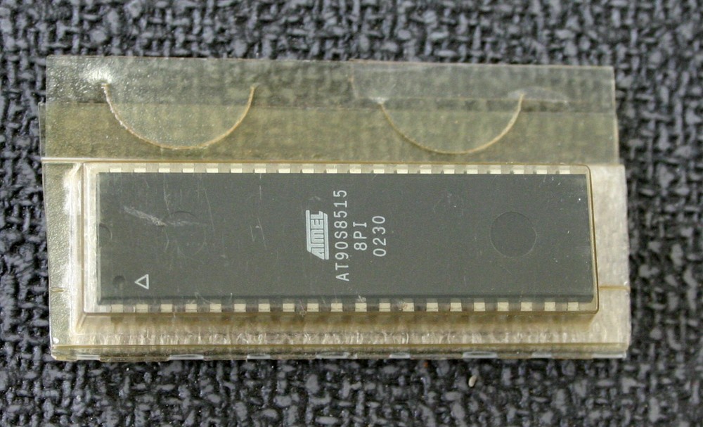Atmel AT90S8515 Microcontroller 8 Bit 8 KB Programmable Flash 40 Pin Dip NOS