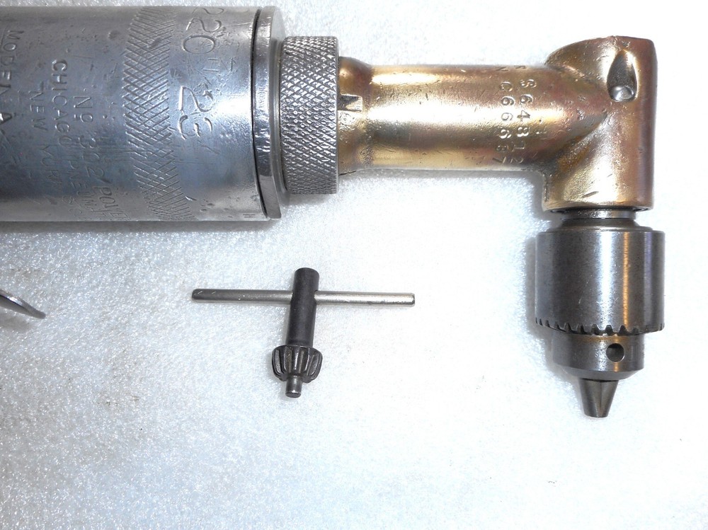 RIGHT ANGLE DRILL, CHICAGO PNEUMATIC MODEL 302A
