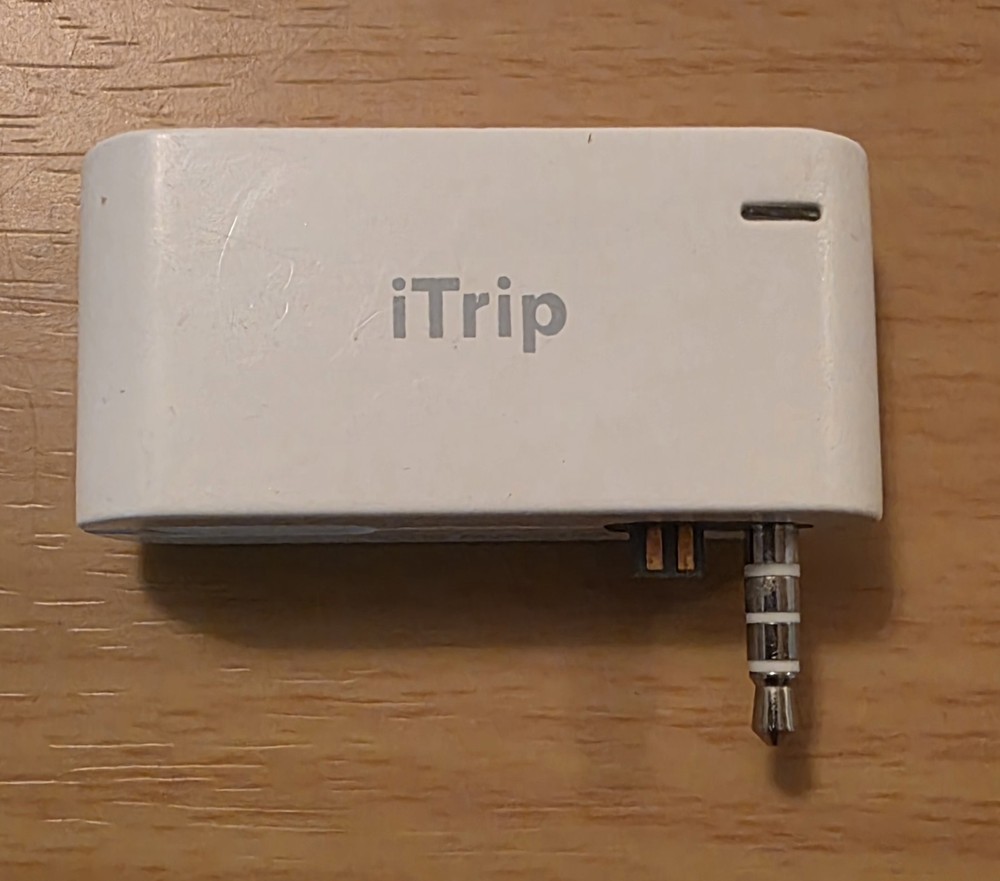 Griffin iTrip Apple Ipod Nano Compatible PAV4015TRIP FM transmitter Used TESTED