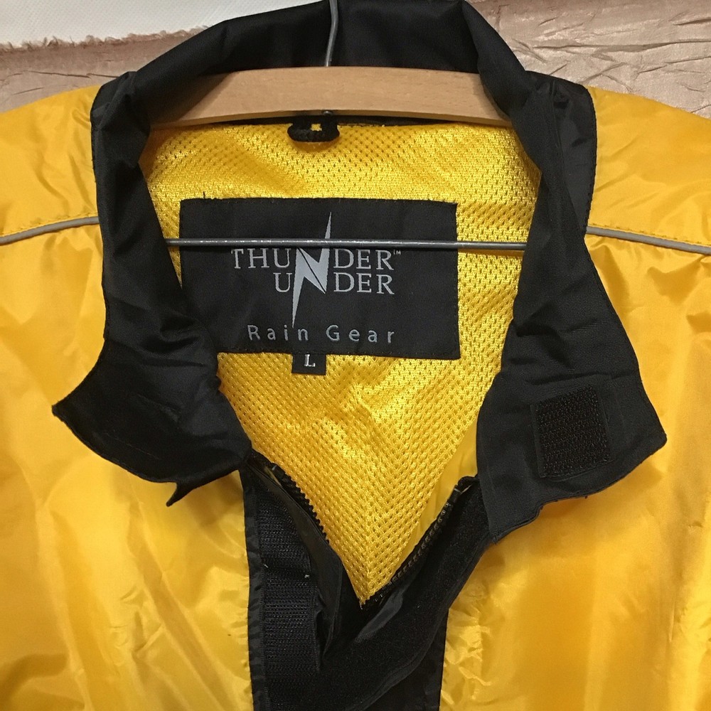Thunder Under Motorcyclists Rain Suit. Jacket/Pants. Size Large.