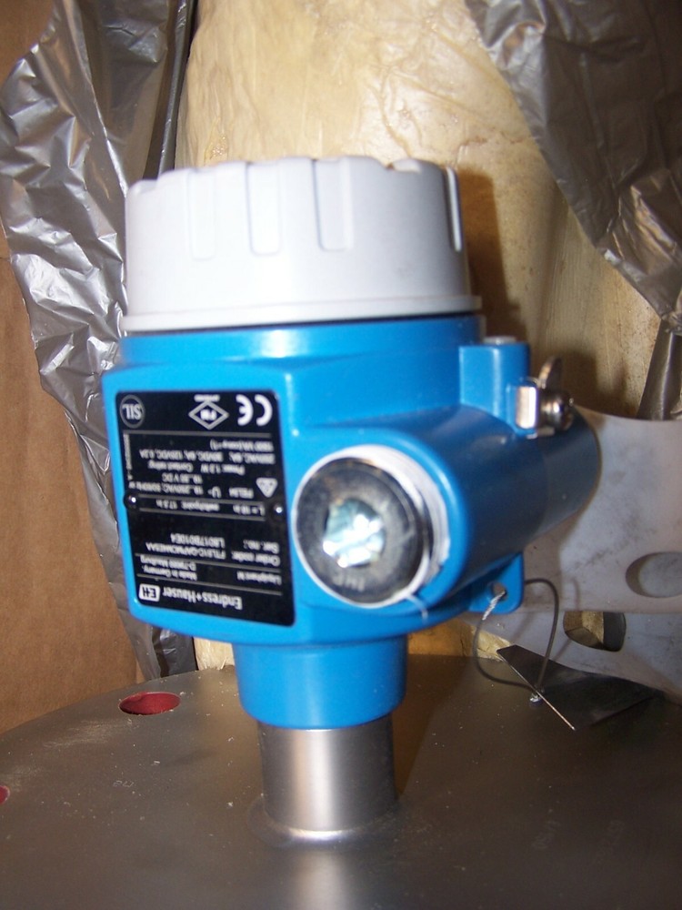 NEW ENDRESS & HAUSER LIQUIPHANT LIQUID LEVEL SENSOR FTL51C-QAPMCM4E5AA