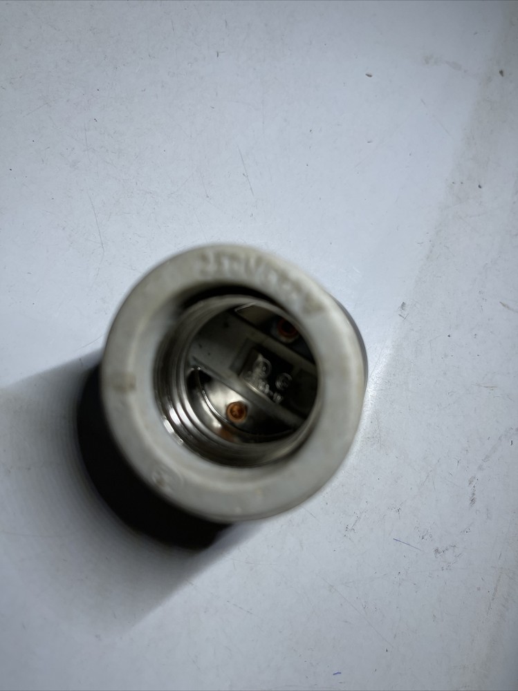 MOGUL LAMP PARTS SOCKET REDUCER: MOGUL E-39 TO STD BASE E-26