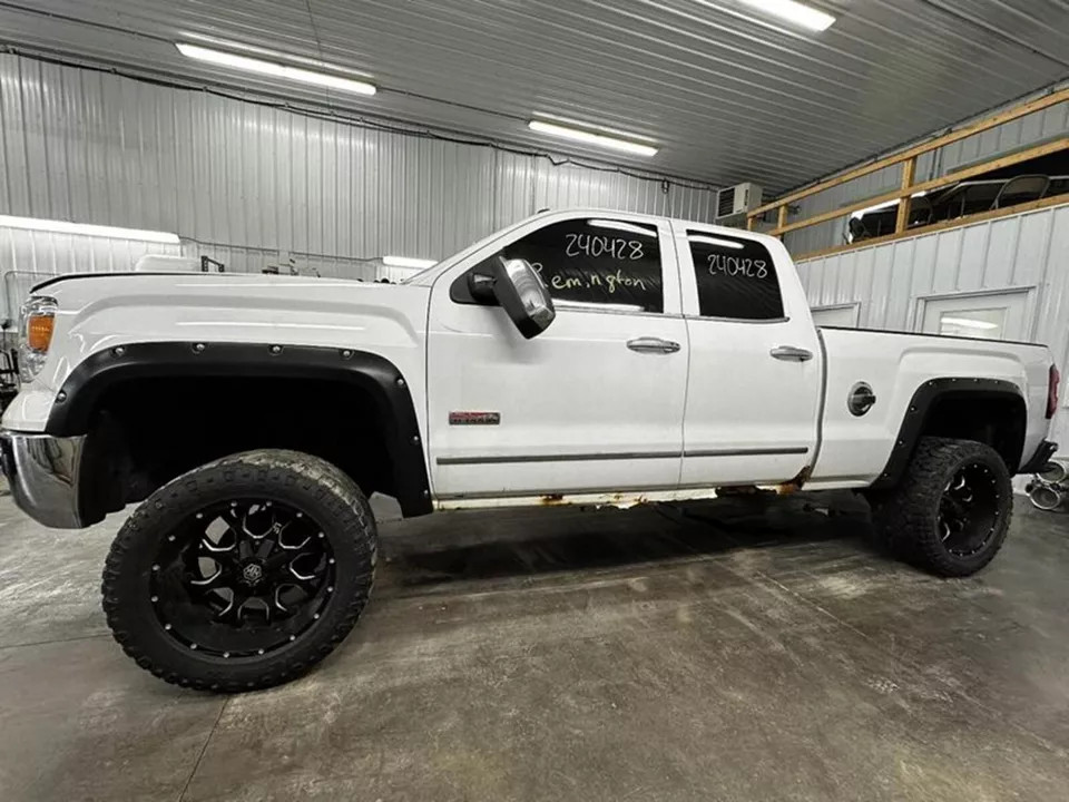 2014-2016 GMC Sierra 1500 Pickup Engine Fuse Box