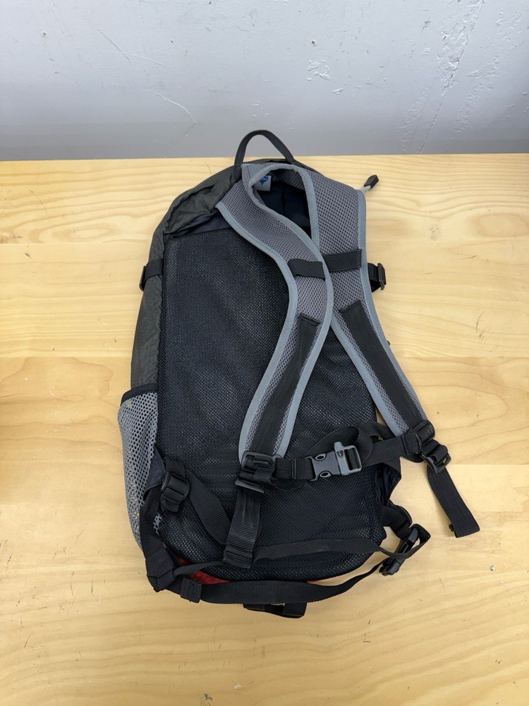 Osprey Daylite Backpack Outdoor Hiking Camping Red Gray