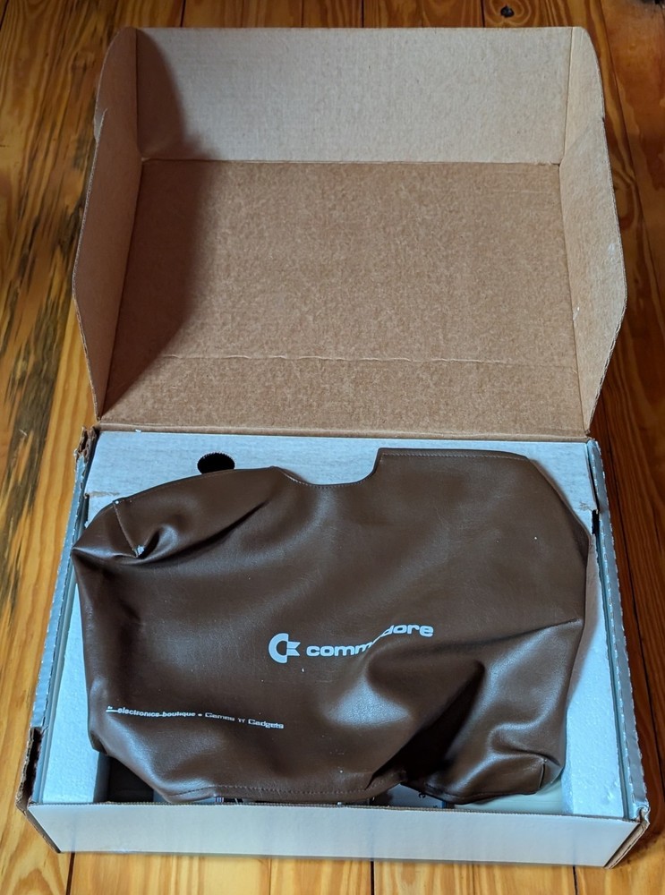 Commodore VIC-20 Computer In Box, Powercords, Manual, Dustcover, & All Inserts