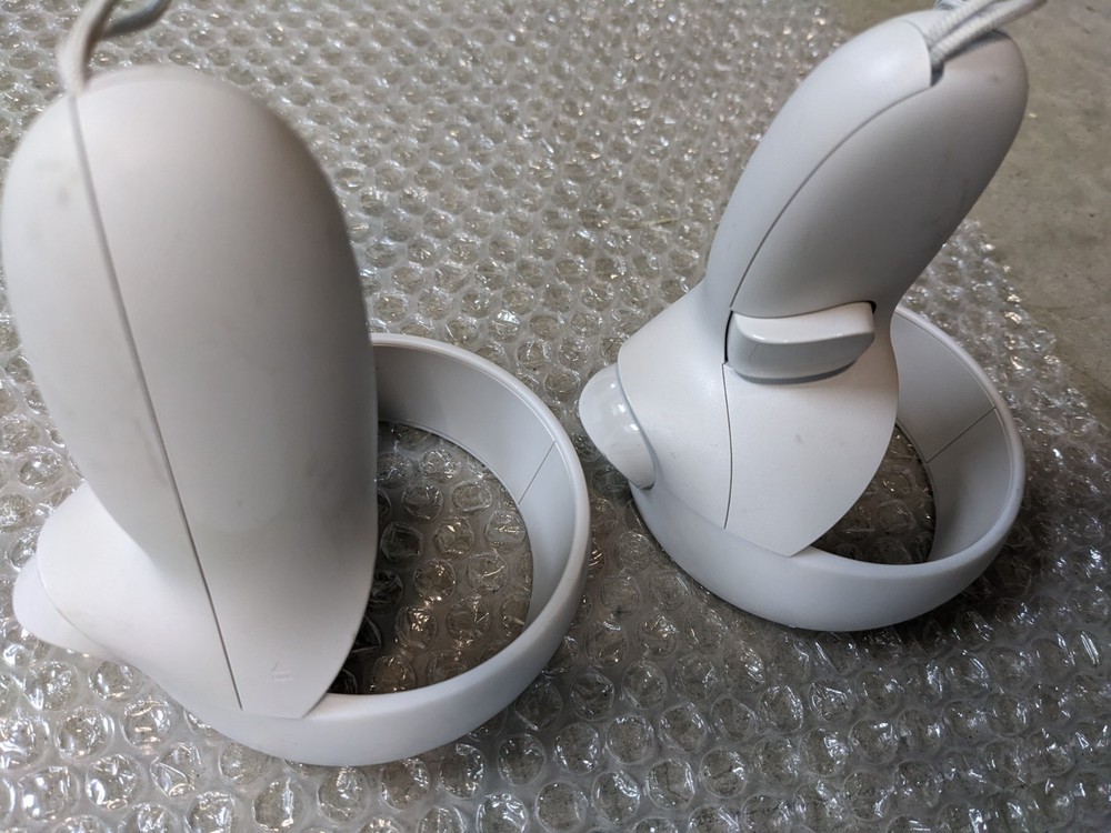 GENUINE Oculus Meta Quest 2 VR Controller Pair - Left and Right Controllers ONLY