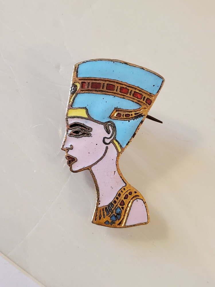 Vintage nefertiti pinback Enameled WOW FACTOR!