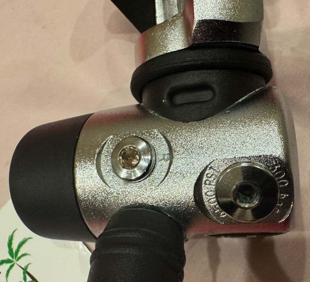 OCEANIC NEO CDX5 SCUBA REGULATOR AWESOME SOLID REG IN NICE CONDITION