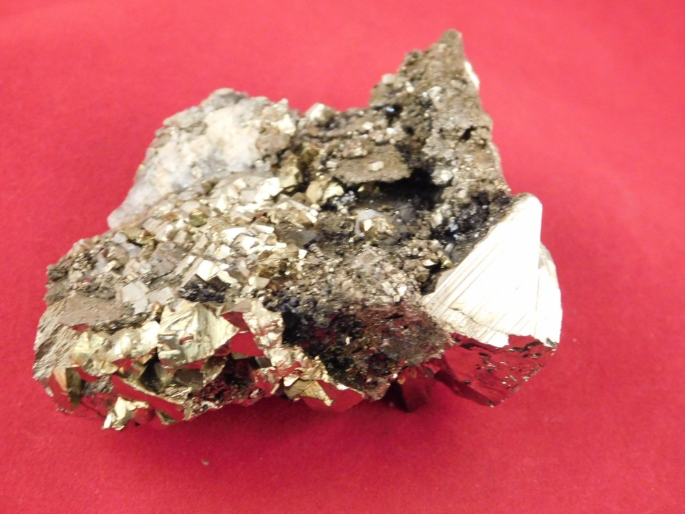 CHALCOPYRITE Cluster Nice! and 100% Natural Peru 197gr