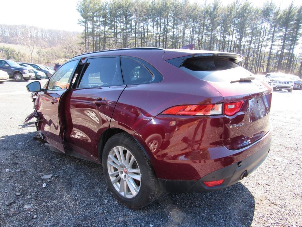 F-PACE 2017 Glove Box 1026764