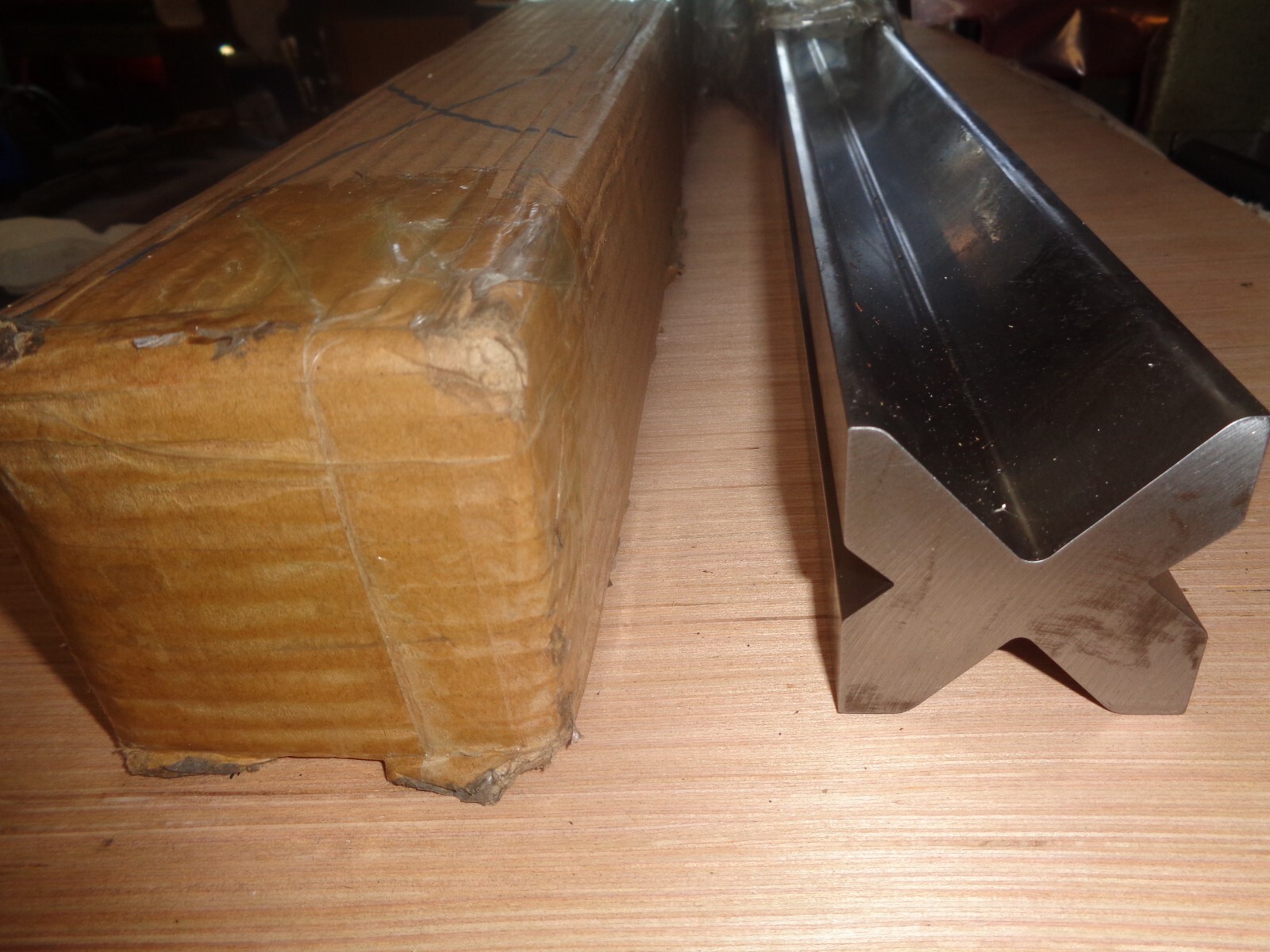 Press Brake 4 Way Die x 2.36" Sq. x 12 "lg , 85 Deg. Forms 20 Ga. to 1/4" Plate