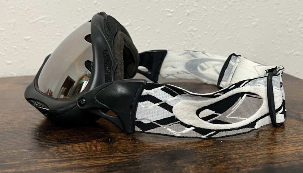 Oakley Wisdom Snow Ski Goggles