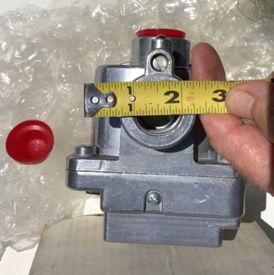 GRACO Model # 260415 Flow Oil Meter / Quarts