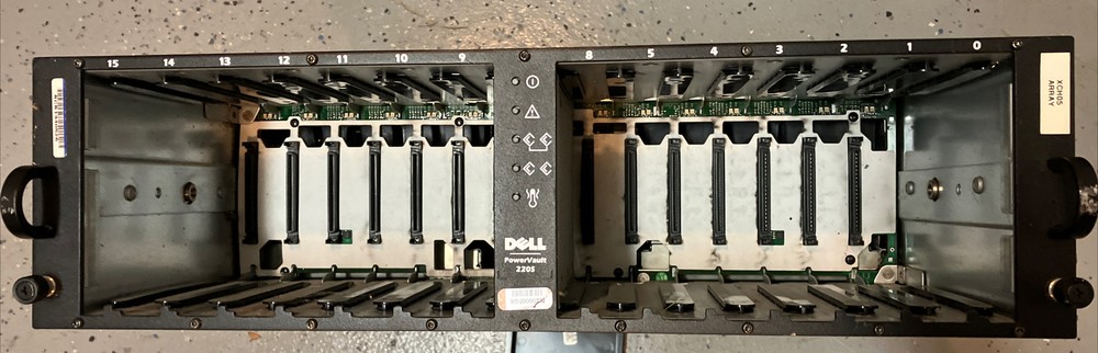 Dell PowerVault 220S AMP01 14-Bay Disk Array External Storage Enclosure -no HDDs