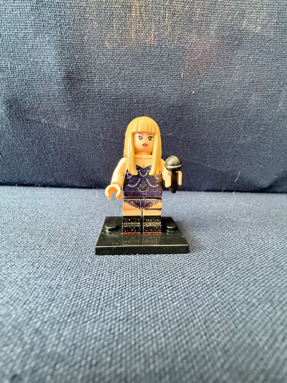 Taylor Swift Eras tour mini figures set of 8 brand New w/ guitars microphones