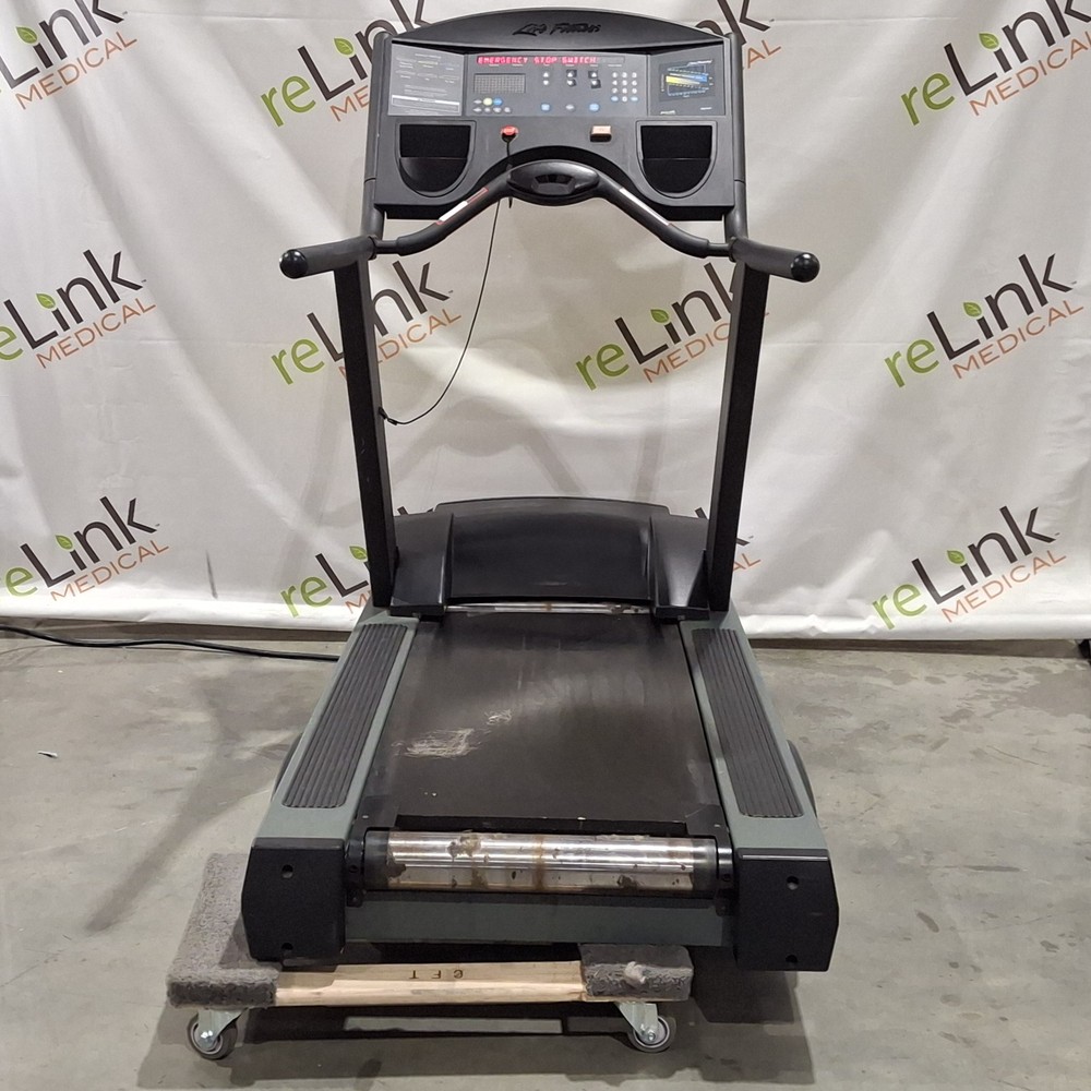 Life Fitness 9500HR Elliptical