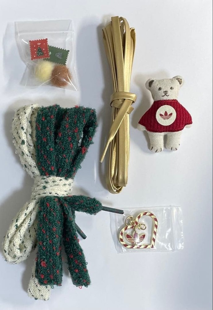 Adidas charm and shoelace set