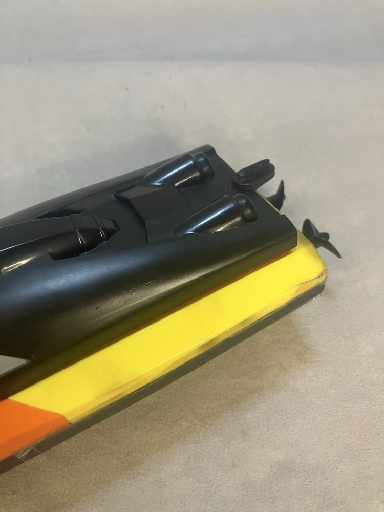 XVB Remote Control High Speed Full Function Speed Boat No remote/ Seems Glued