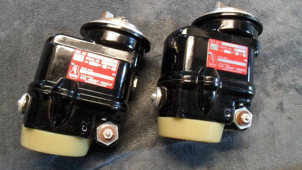 CONTINENTAL AIRCRAFT ENGINE FUEL FLOW DIVIDER