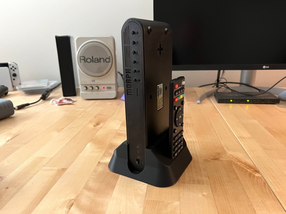 Vertical Stand for Morph 4K - Retro Frog