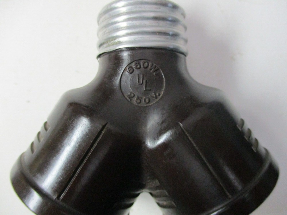 M Ribbed Brown Bakelite Light Bulb Dual Socket Medium Base Adapter MCM Vintage