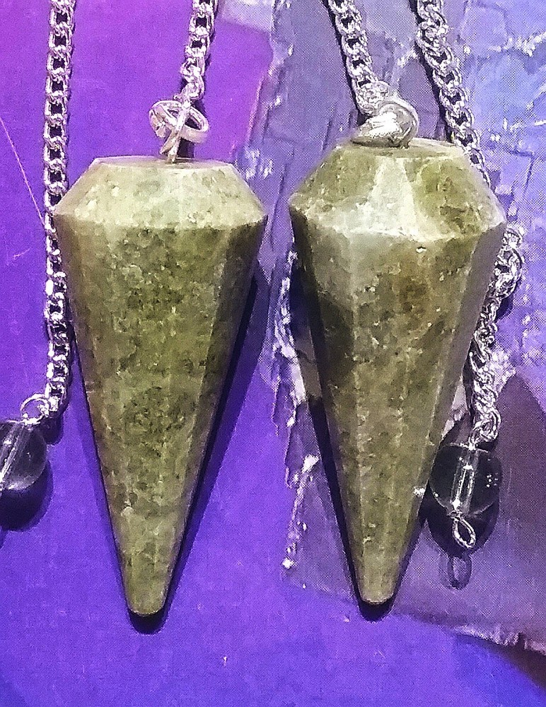 VESSONITE DOWSING PENDULUM, VESUVIANITE PENDULUM , VASONITE PENDULUM, IDOCRASE
