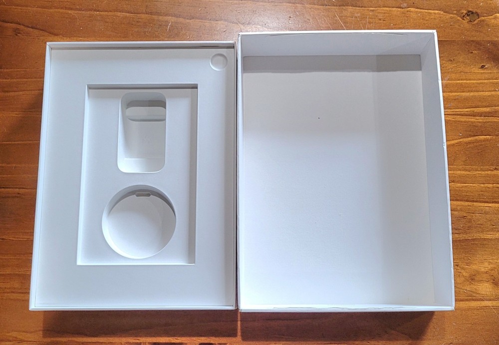 *EMPTY BOX ONLY* Apple iPad 10th Generation 256 GB